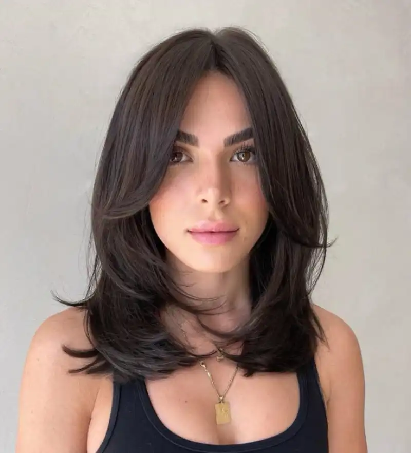 Mid-Length Hair with Layers for a Flowy Look