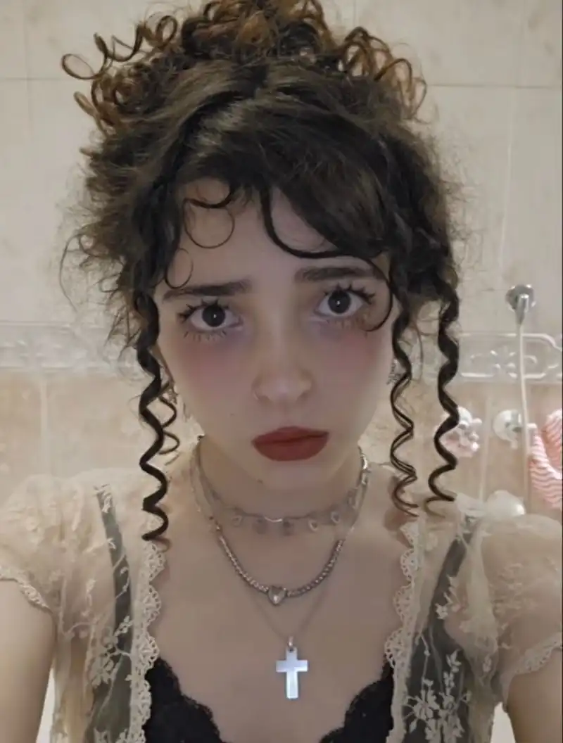 Beautiful Vampire Hairstyles Every Woman Will Love